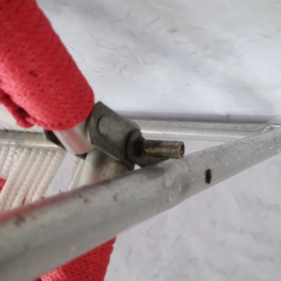 Vintage Red Wings Folding Lawn Chair - Picture 5 of 11